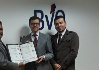 La SGS hace la entrega del certificado ISO a la BVQ